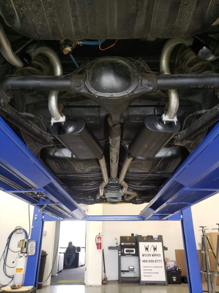 Custom dual exhaust with 40 series Flowmaster Wicked Wrench